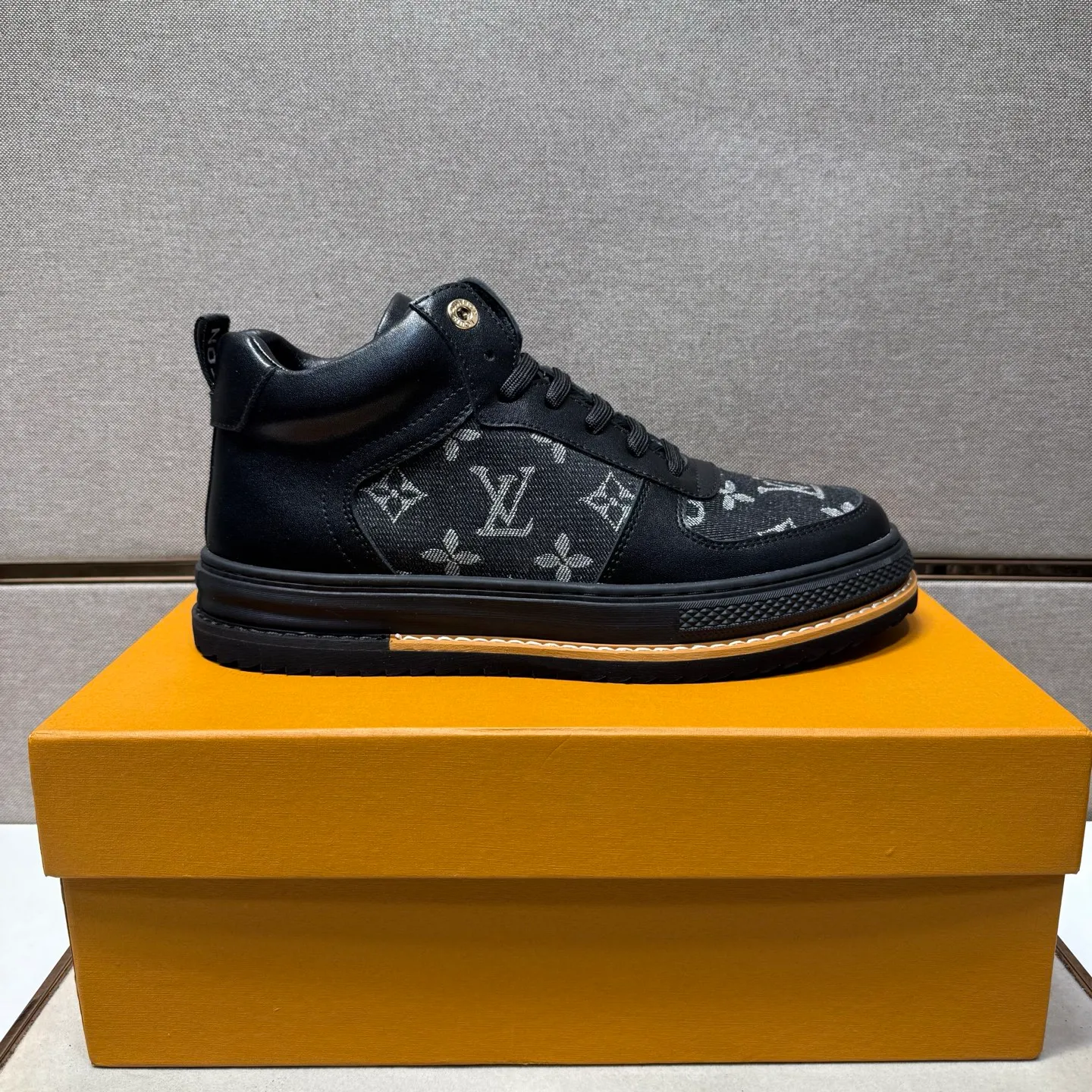 Men's men's shoes 💰pp420 [LV～] Men's casual shoes 2025z cabinet sales simultaneously 🔶Size: 38-44#️⃣ 🔷2 colors🔜The upper is made of multi-material splicing➕Genuine leather lining, comfortable and breathable, sole: original comfortable and wear-resistant outsole, ⚠️Real shot📱Photographed🎬The real thing is better📢📢📢